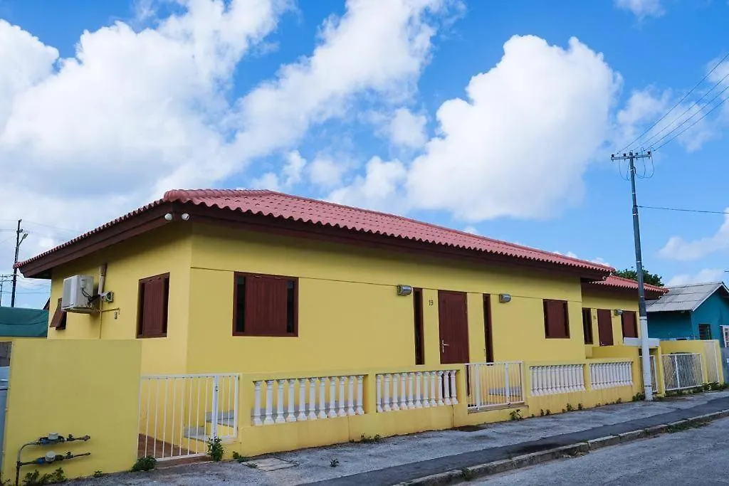 Iona'S Home: Vibrant 2Bedroom Home Near Willemstad