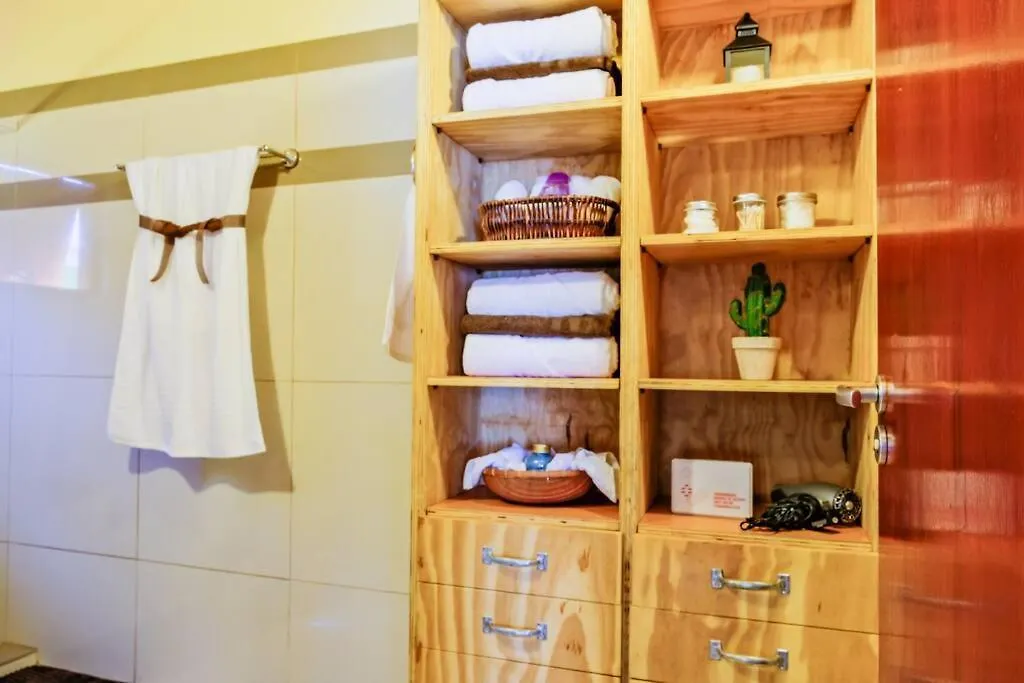 Iona'S Home: Vibrant 2Bedroom Home Near Βίλλεμσταντ Διαμέρισμα